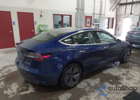 2018 Tesla Model 3 Long Range/Performance из США, поврежденный, VIN 5YJ3E1EB2JF090155